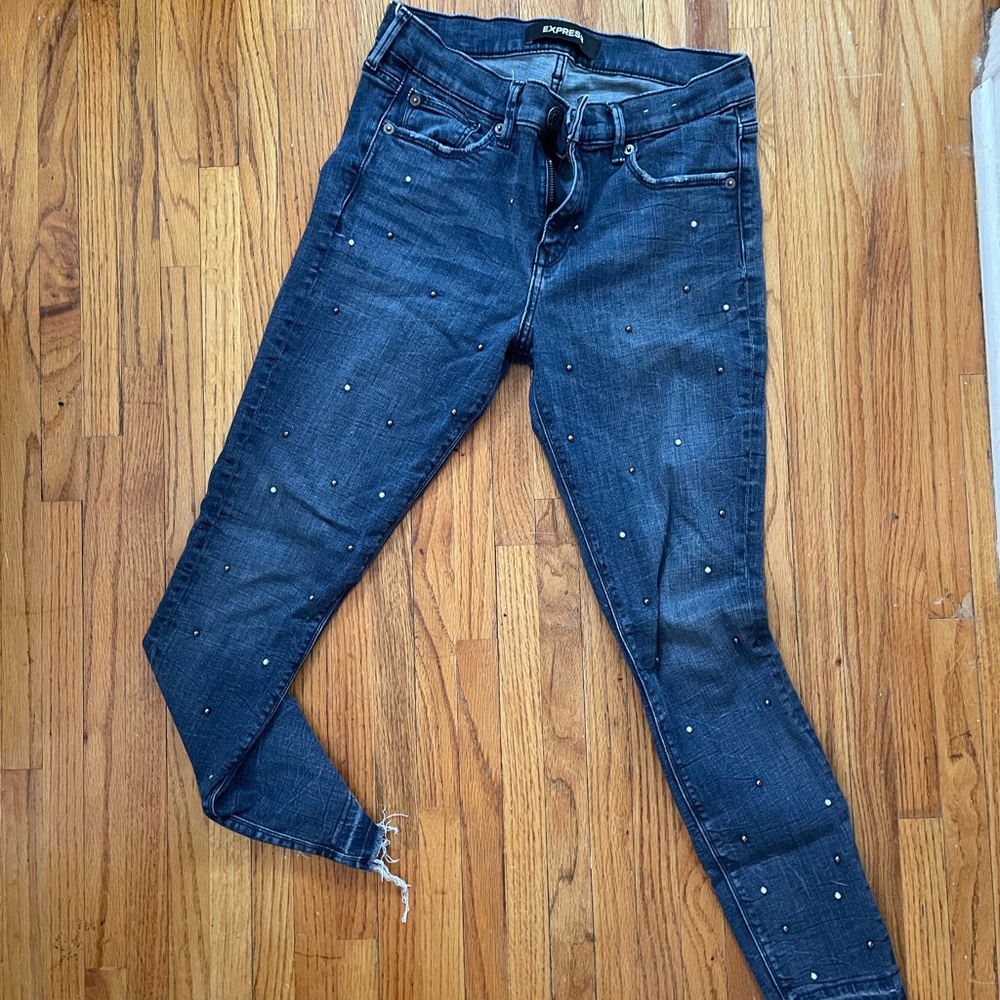 Express pearl ankle legging. Mid rise